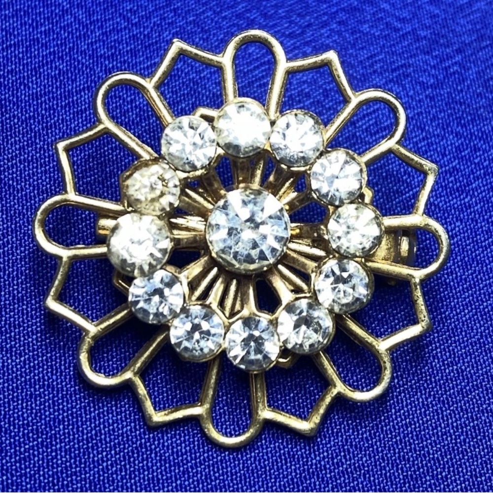 VINTAGE Rhinestone Brooch Pin w/ Flower Filigree Design Starburst, 1”